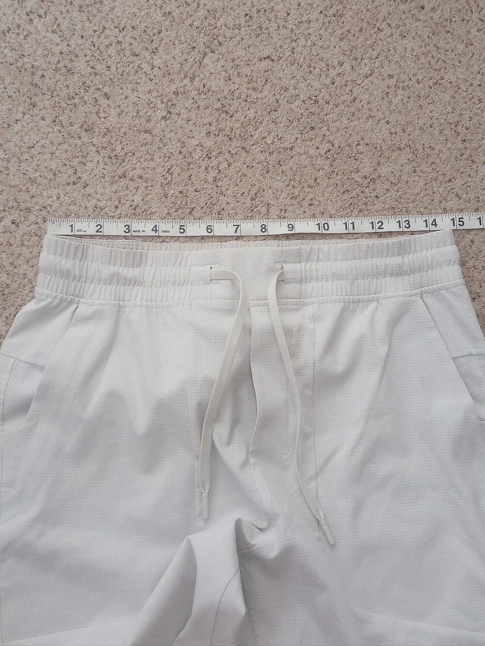 Lululemon Cream White Joggers Size Medium Activewear Running Gym Workout